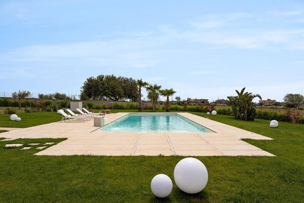 מודיקה Villa Paradiso With Private Pool, Bbq Area, Huge Garden And Free Parking מראה חיצוני תמונה