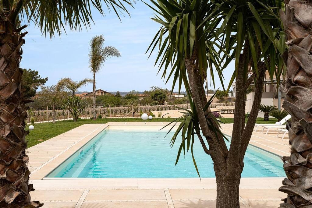 מודיקה Villa Paradiso With Private Pool, Bbq Area, Huge Garden And Free Parking מראה חיצוני תמונה